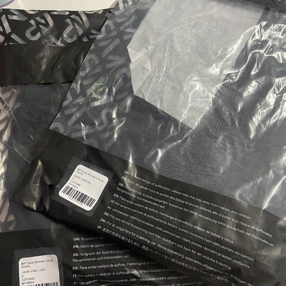 MYPROTEIN Curve Booty Shorts - Picture 3 of 4